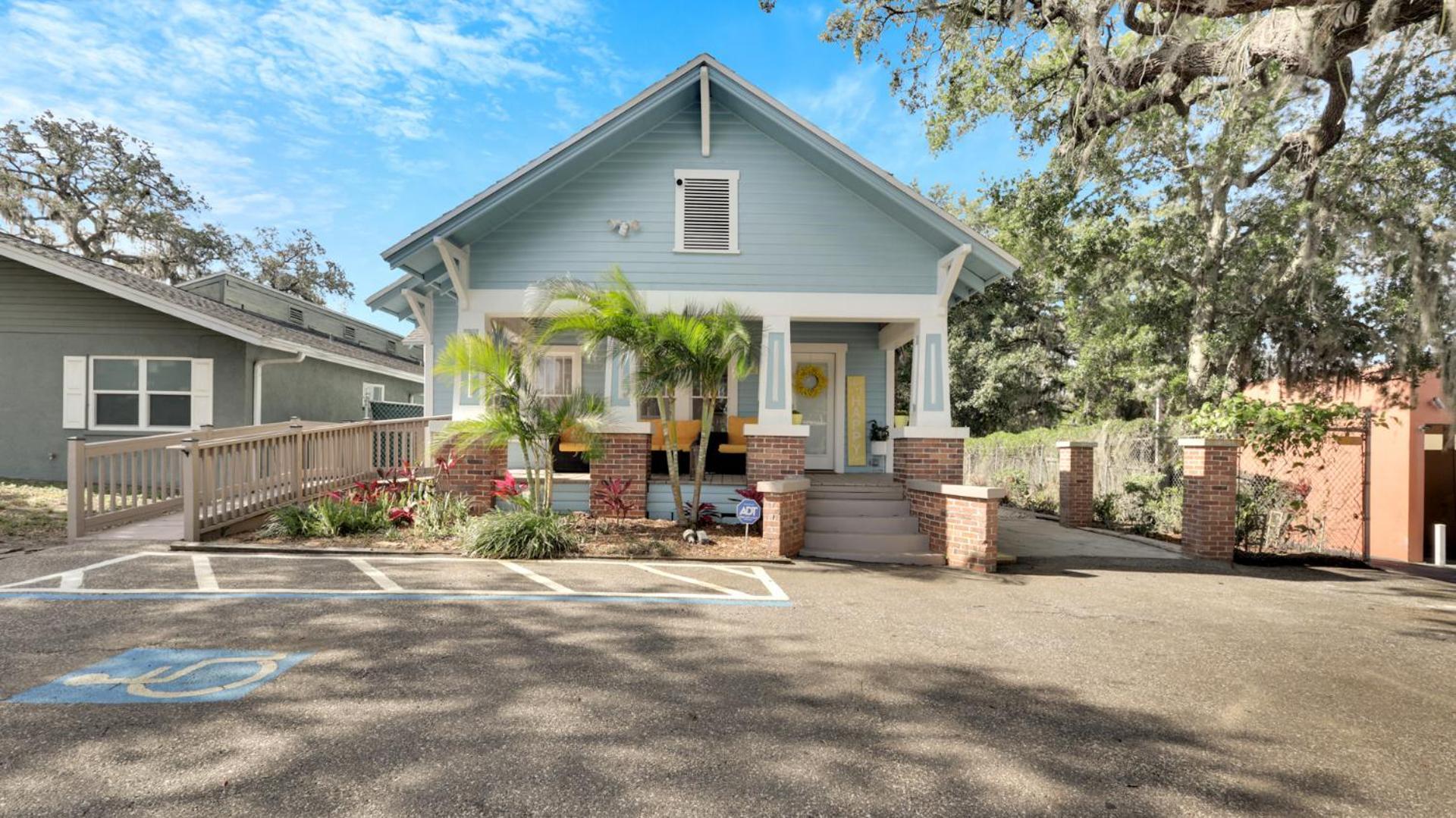 Casa de Férias Near Downtown, Beaches, Parks, Trail & Breweries