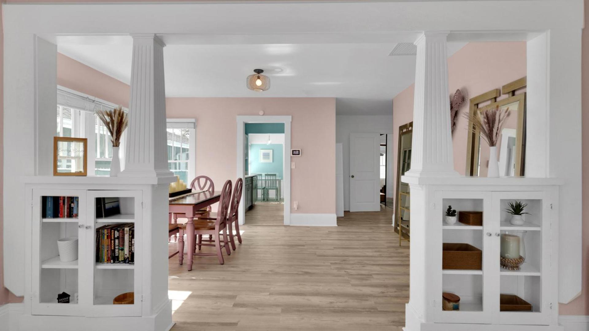 Holiday home Near Downtown, Beaches, Parks, Trail & Breweries